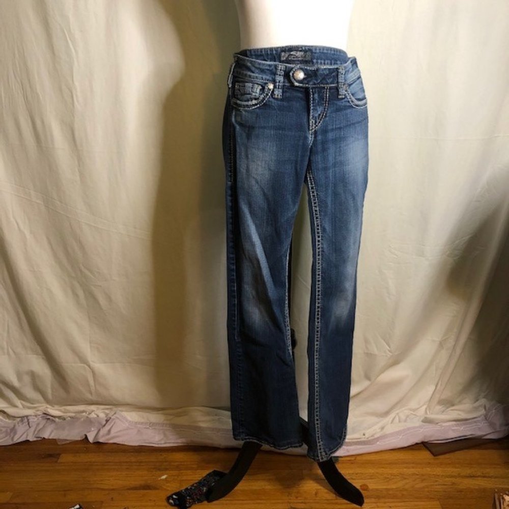 Silver Jeans Tuesday  Low Rise Slim Bootcut W27